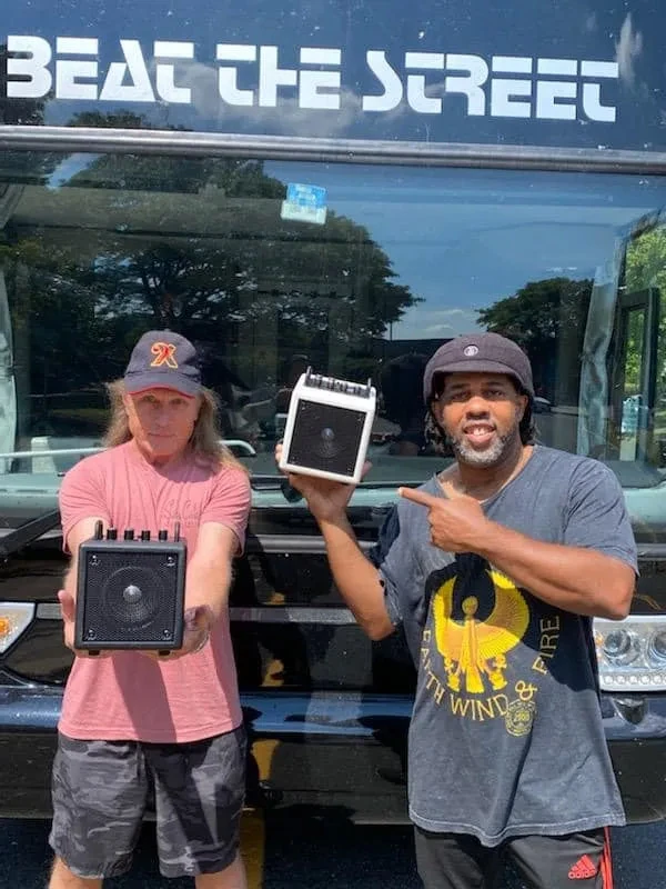 *Floor Stock Out Of Box* Phil Jones Bass X4 Nanobass Multi-Instrument Combo Amp (White) 3 *Floor Stock Out Of Box* Phil Jones Bass X4 Nanobass Multi-Instrument Combo Amp (White) - Image 3